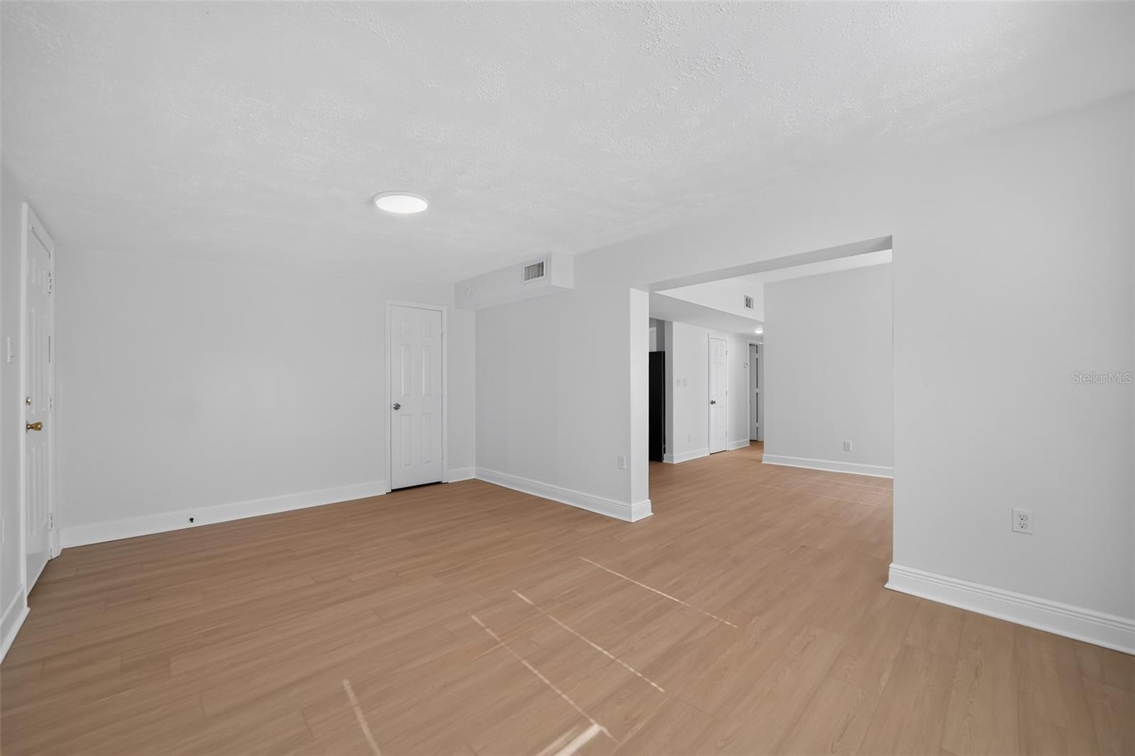 1606 Foxbower Rd Property Photo 12