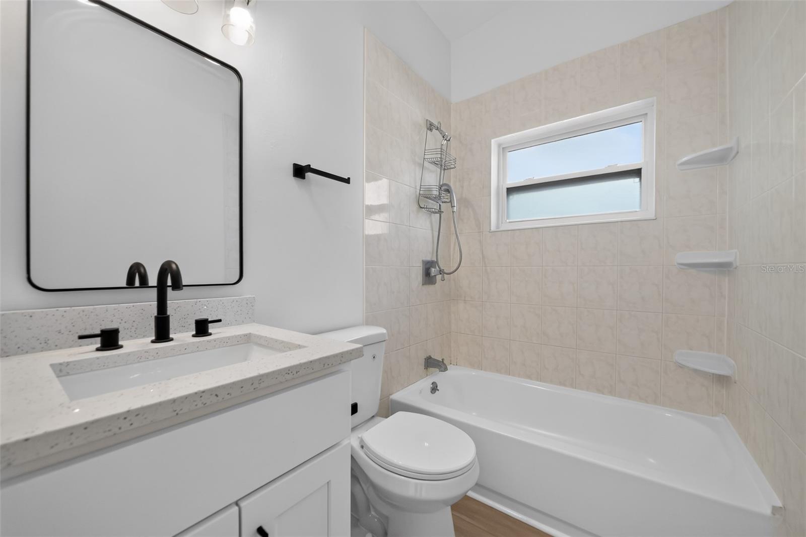 1606 Foxbower Rd Property Photo 14