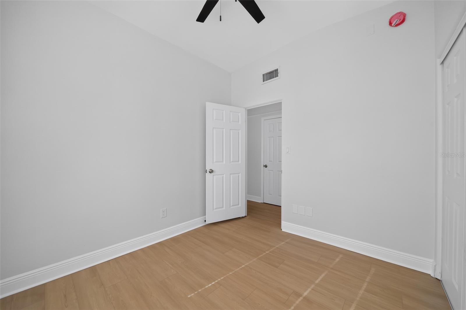 1606 Foxbower Rd Property Photo 15