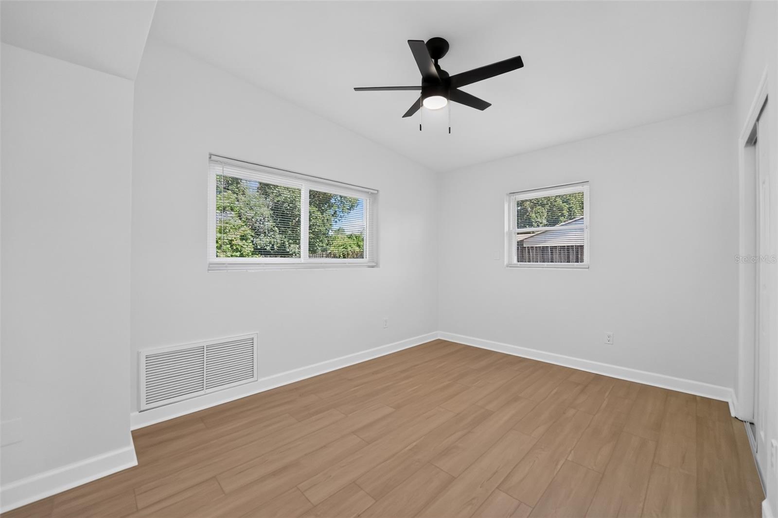 1606 Foxbower Rd Property Photo 16