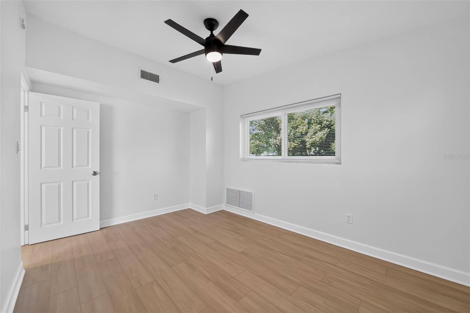 1606 Foxbower Rd Property Photo 18