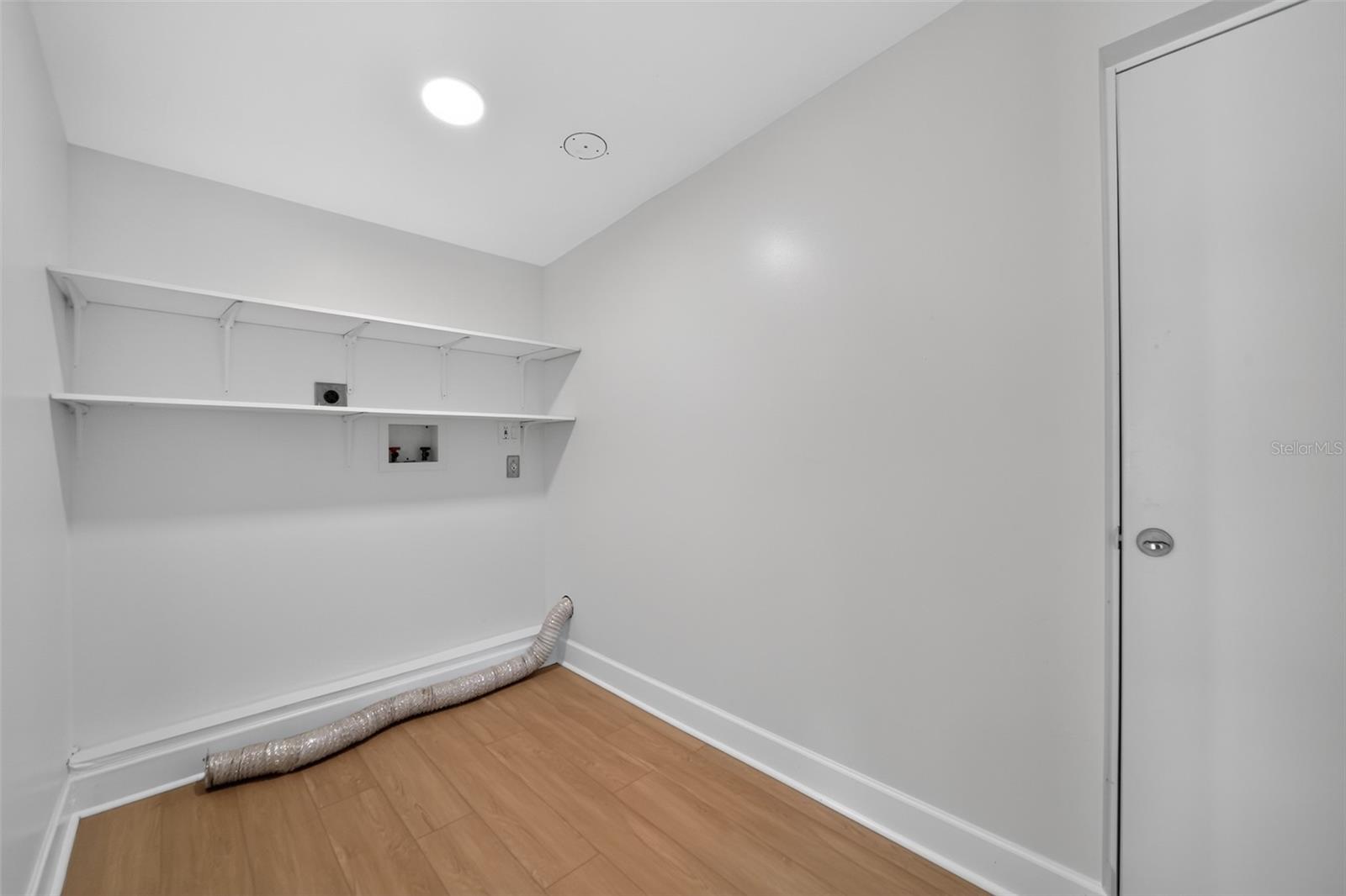 1606 Foxbower Rd Property Photo 25