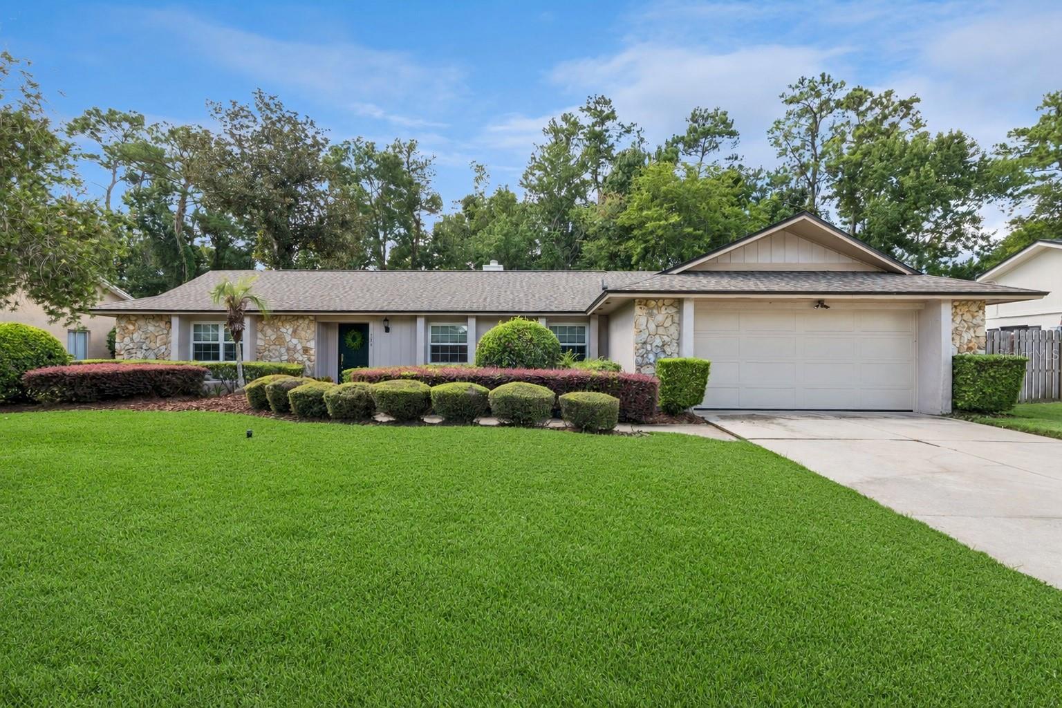734 Riverbend Blvd Property Photo 1