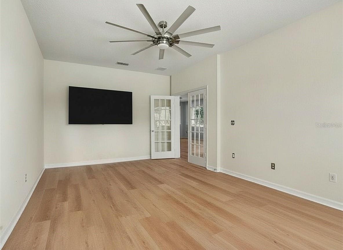 1565 Angler Ave Property Photo 25