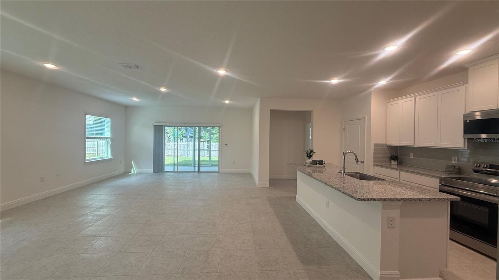 830 Sw 80th Way Property Photo 6