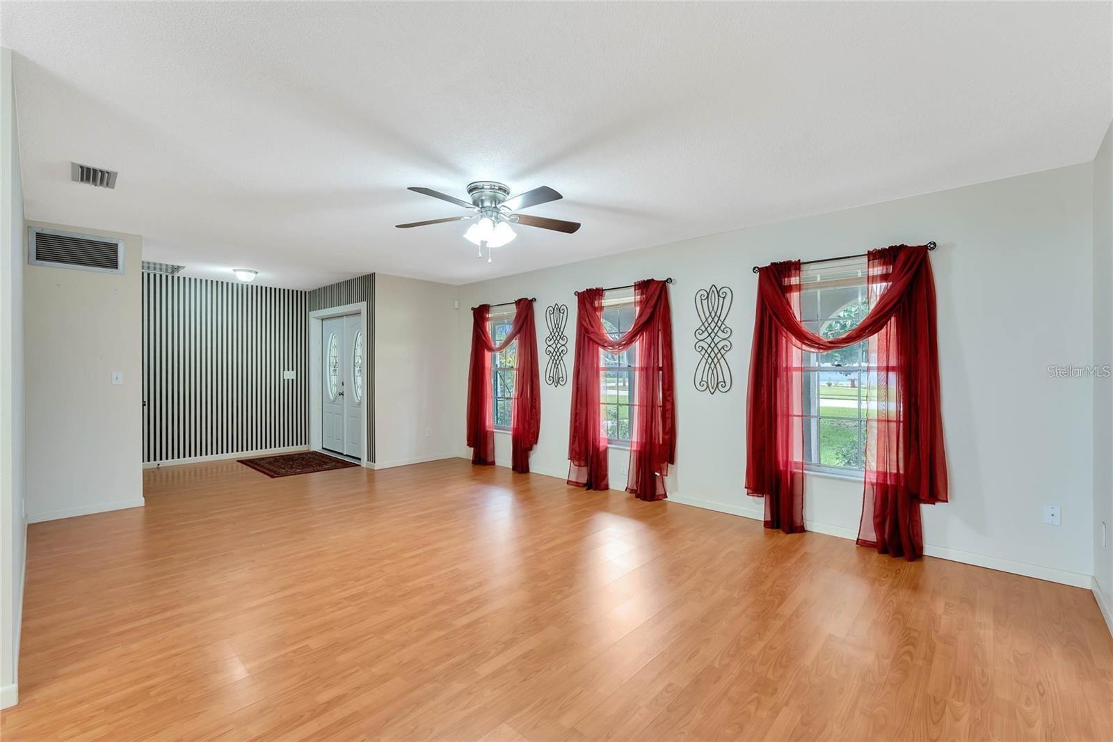 343 Michigan Ave Property Photo 7
