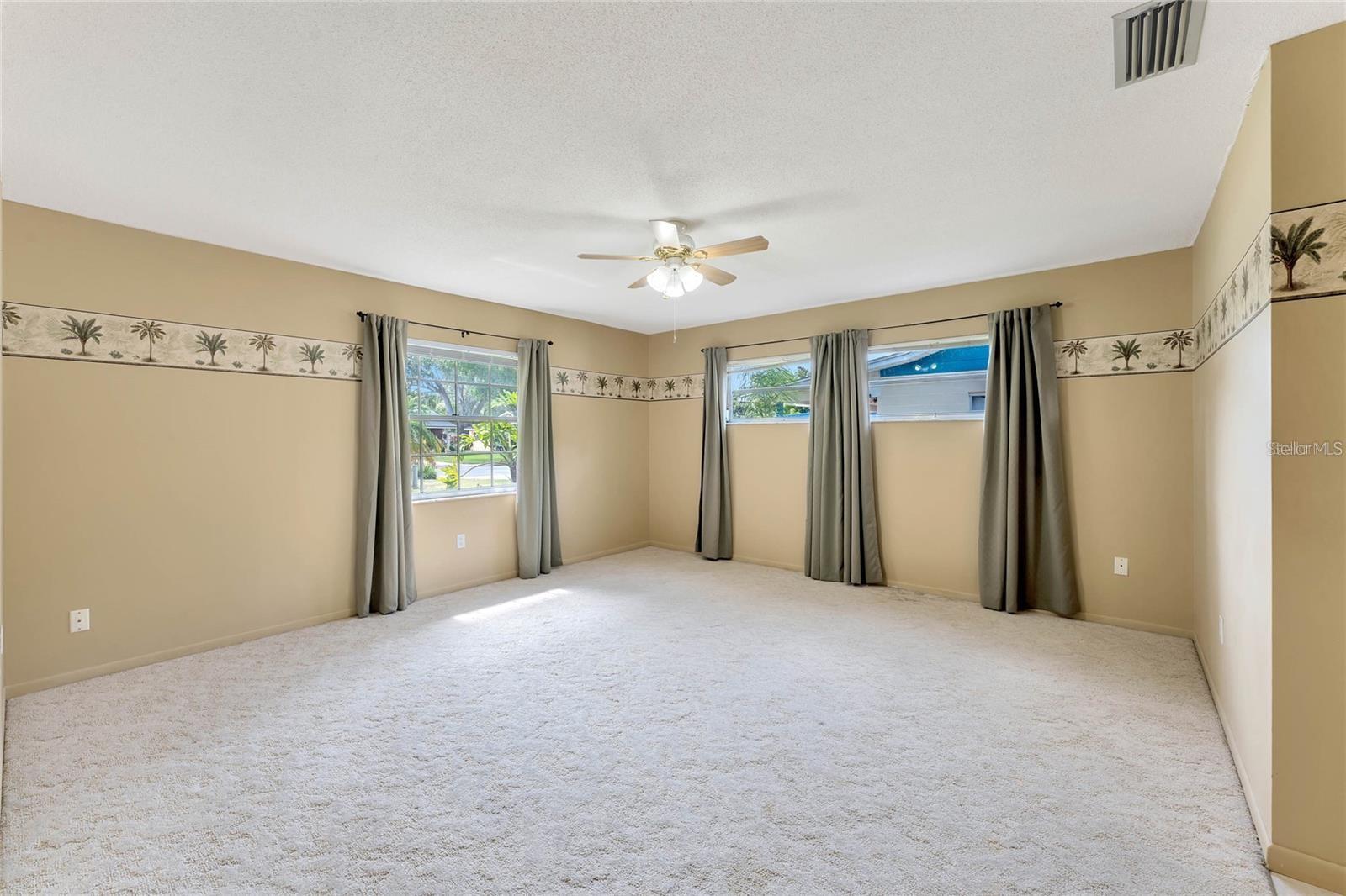 343 Michigan Ave Property Photo 16