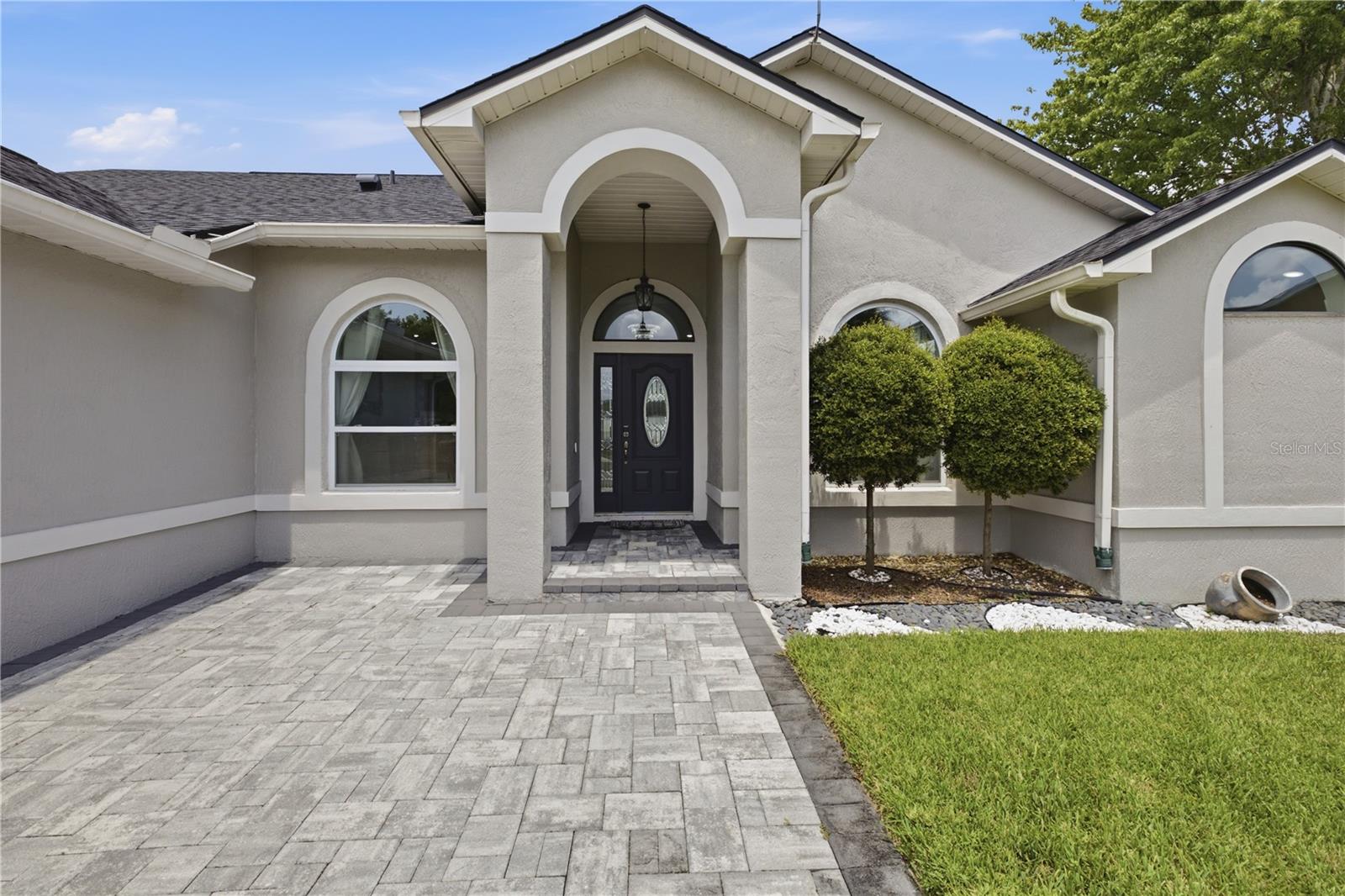 672 Cranebrook Ct Property Photo 4