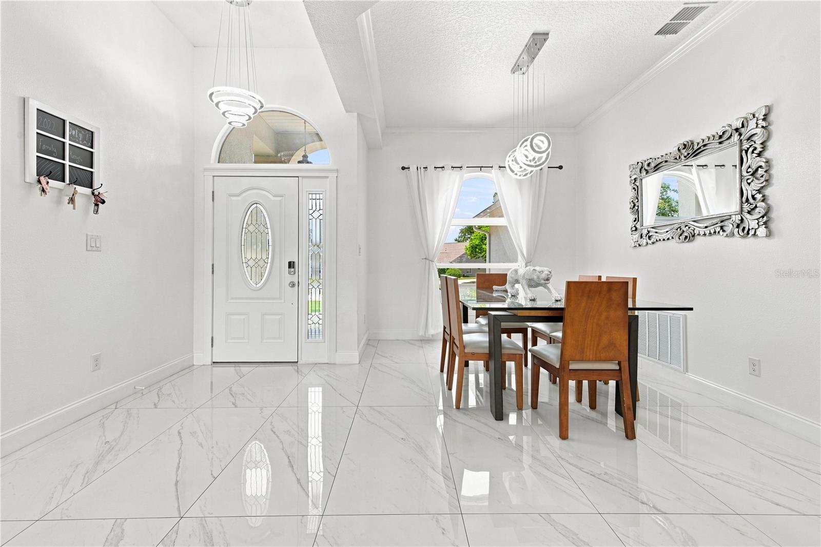672 Cranebrook Ct Property Photo 8