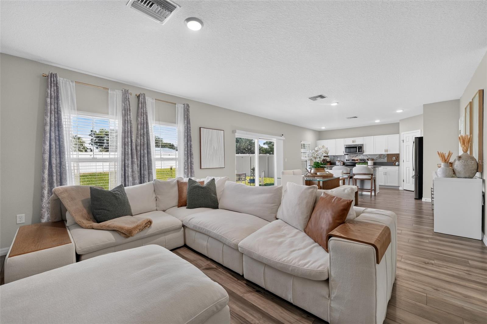 1857 Grasmere St Property Photo 10