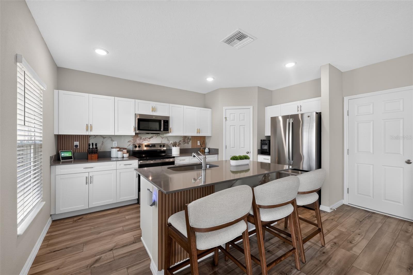 1857 Grasmere St Property Photo 16