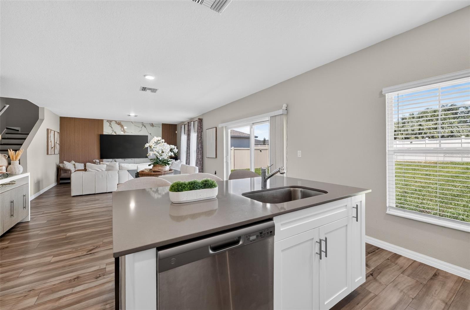 1857 Grasmere St Property Photo 18