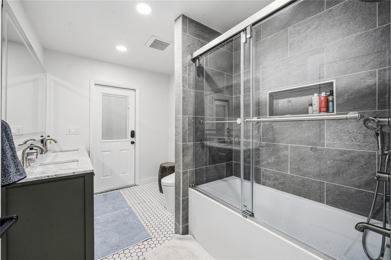 4039 Cool Water Ct Property Photo 29