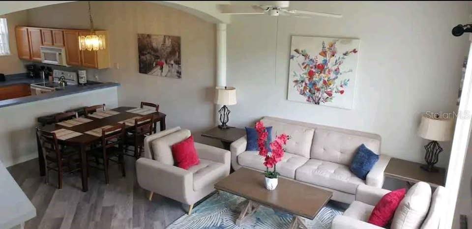 612 Monroe Cir Property Photo 2