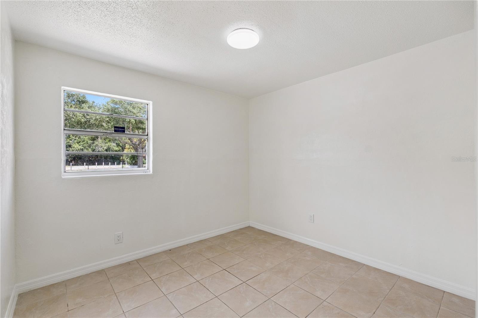 875 Loomis Ave Property Photo 11