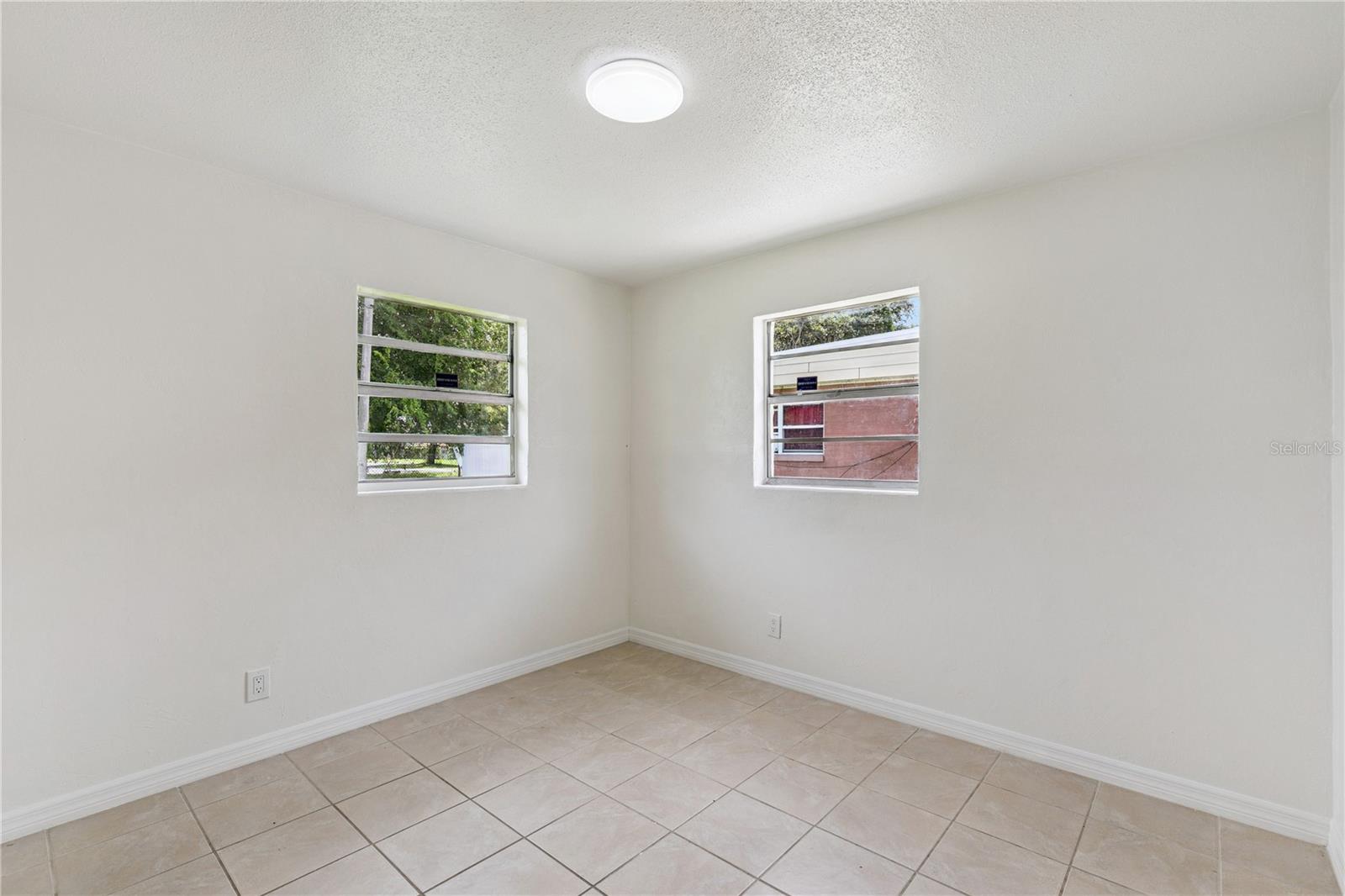875 Loomis Ave Property Photo 13