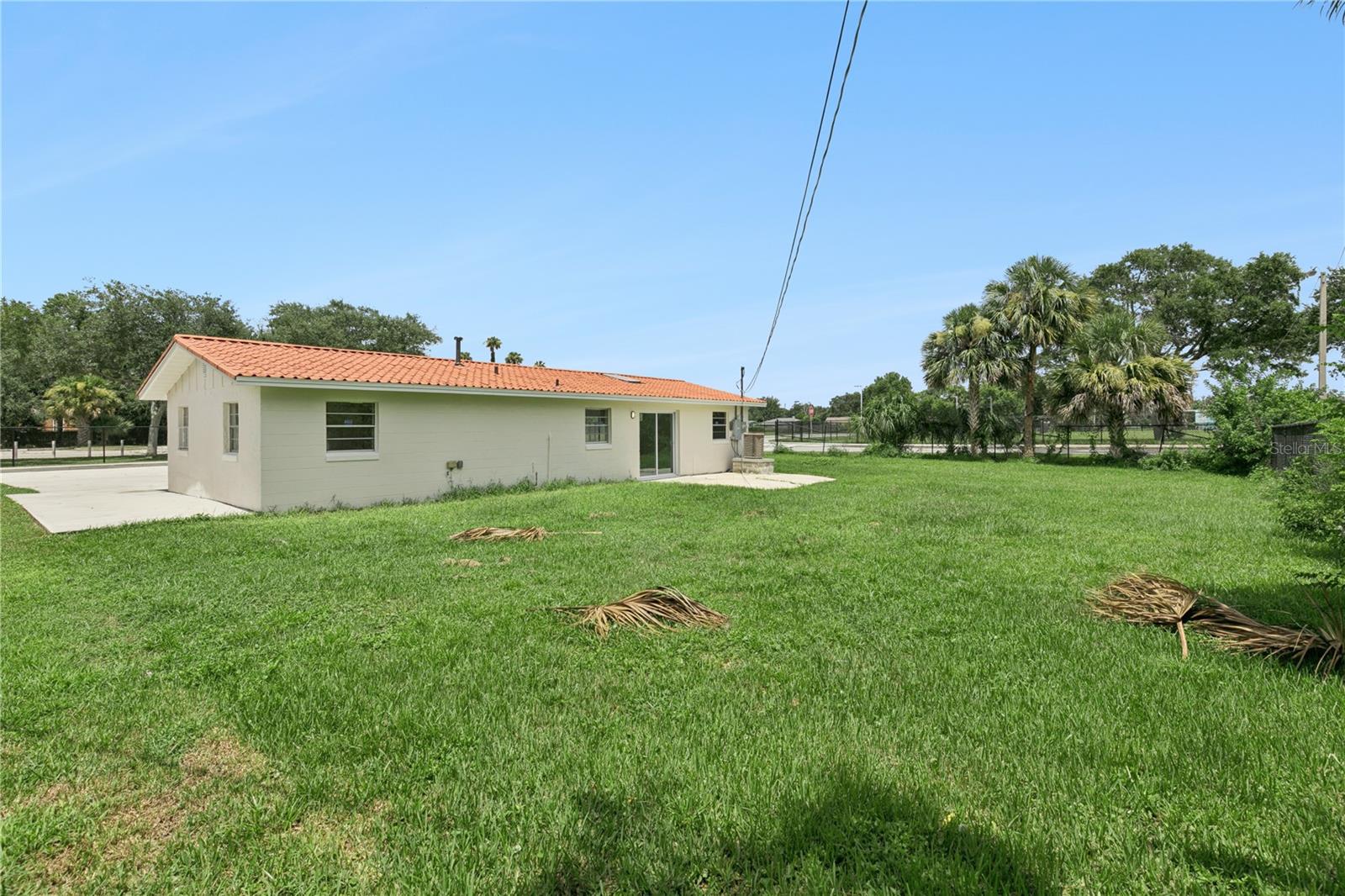 875 Loomis Ave Property Photo 17