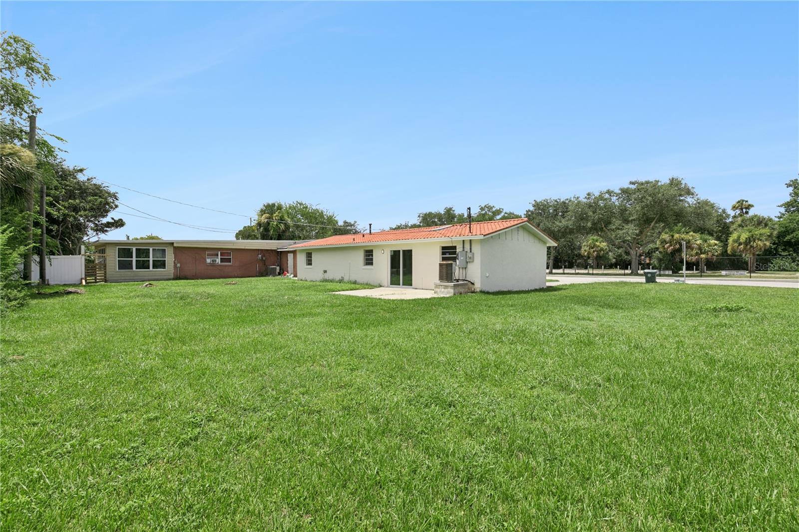 875 Loomis Ave Property Photo 18