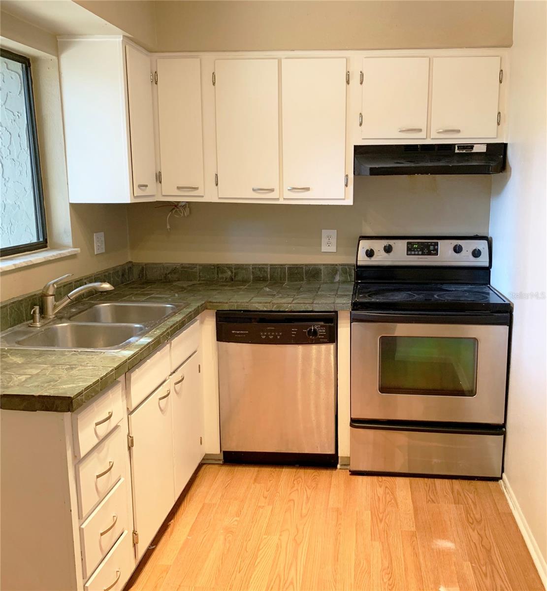 125 Springwood Cir #d Property Photo 3