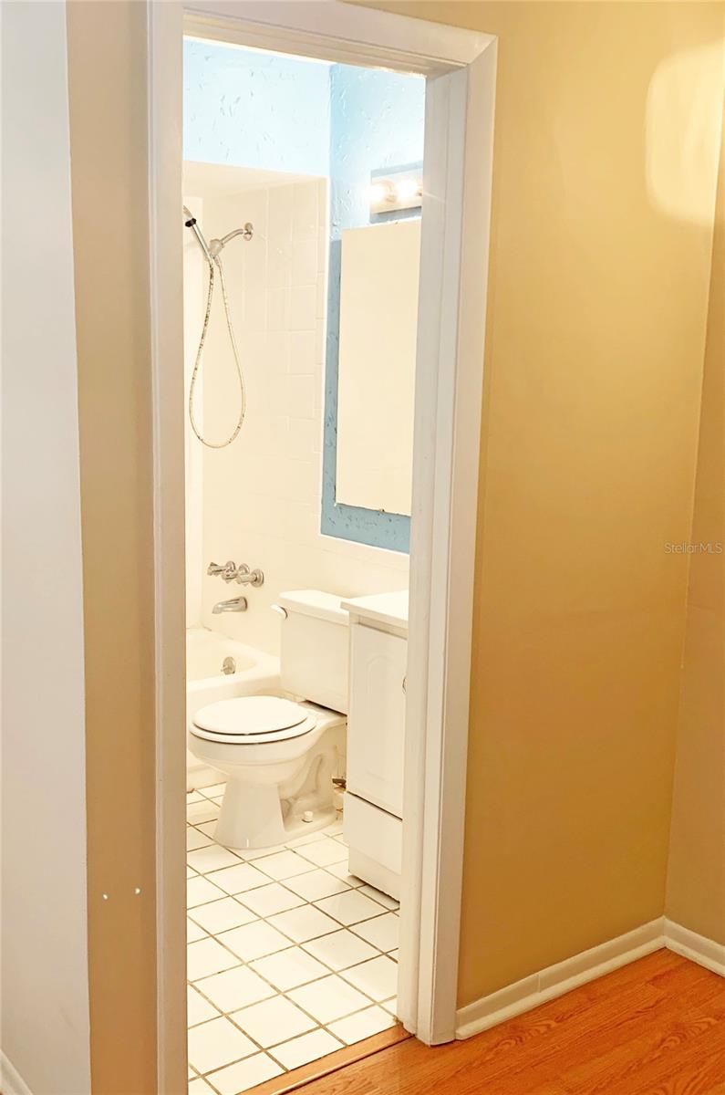 125 Springwood Cir #d Property Photo 8