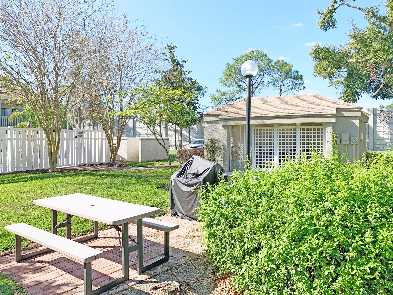 125 Springwood Cir #d Property Photo 12