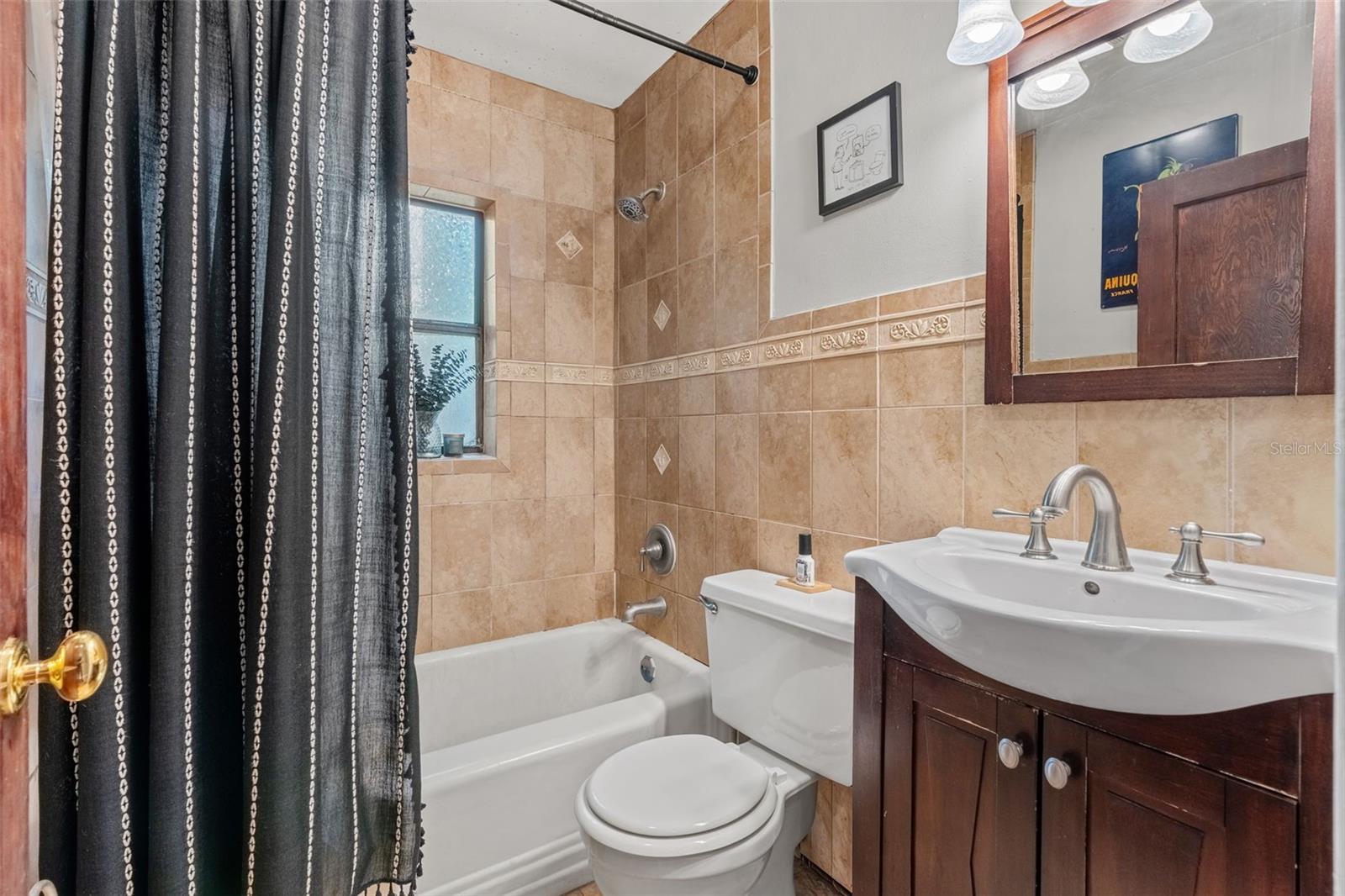 1710 Oregon St Property Photo 24
