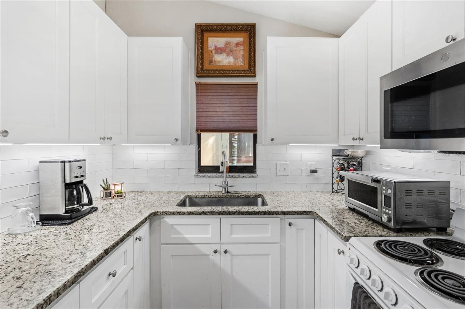 1710 Oregon St Property Photo 30