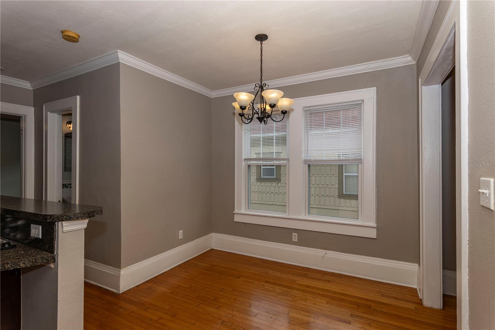 613 E Ridgewood St #5 Property Photo 8