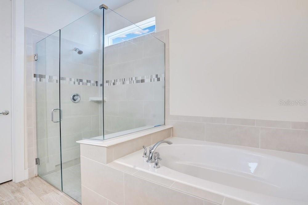 704 Fox Edge Ct Property Photo 21