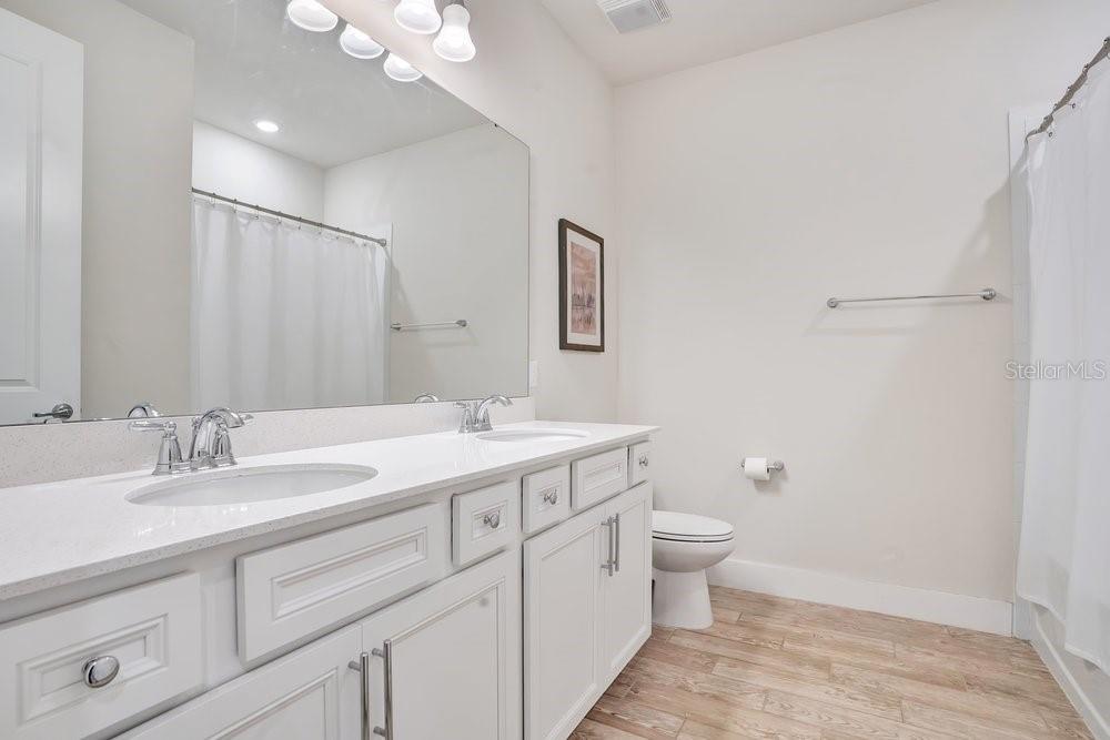 704 Fox Edge Ct Property Photo 31