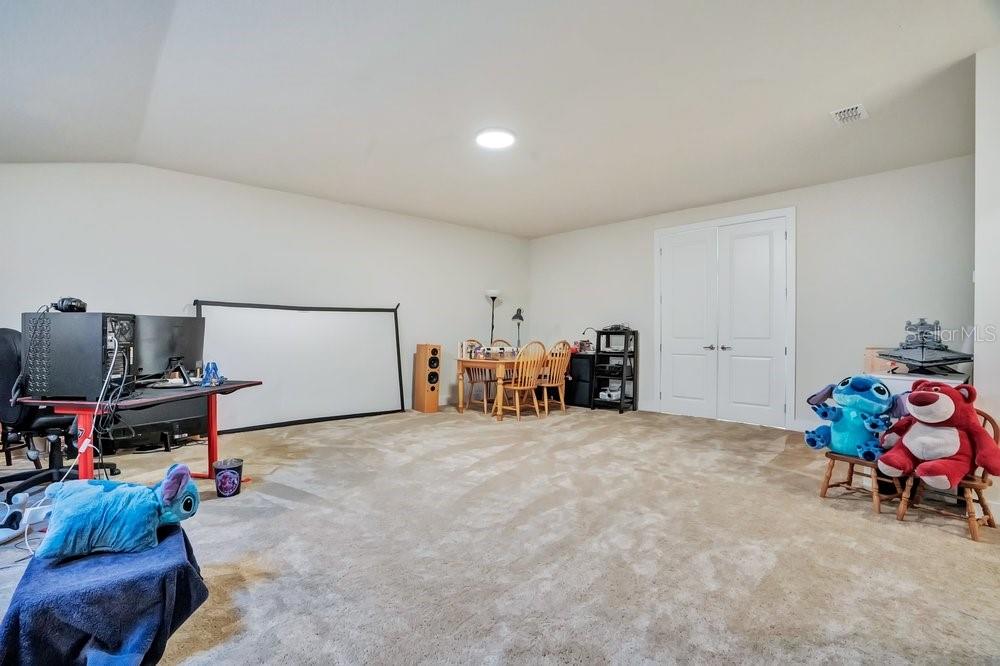 704 Fox Edge Ct Property Photo 36
