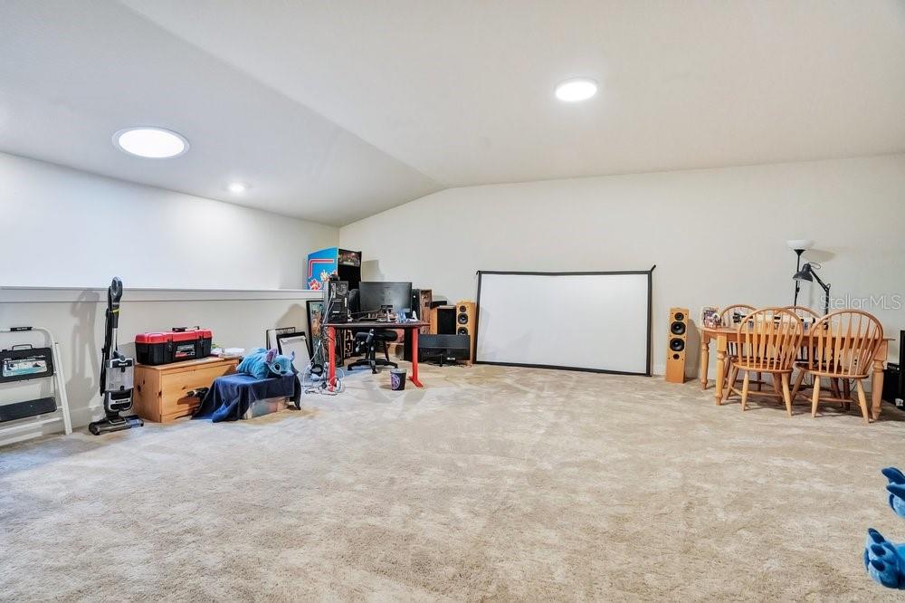 704 Fox Edge Ct Property Photo 37