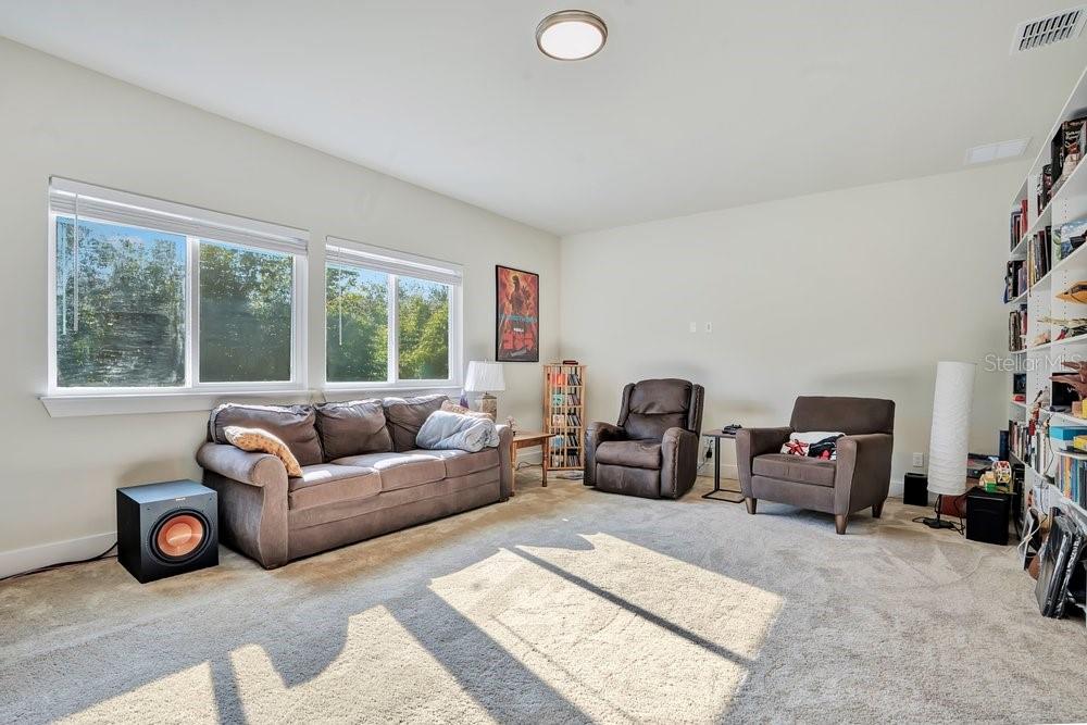 704 Fox Edge Ct Property Photo 39