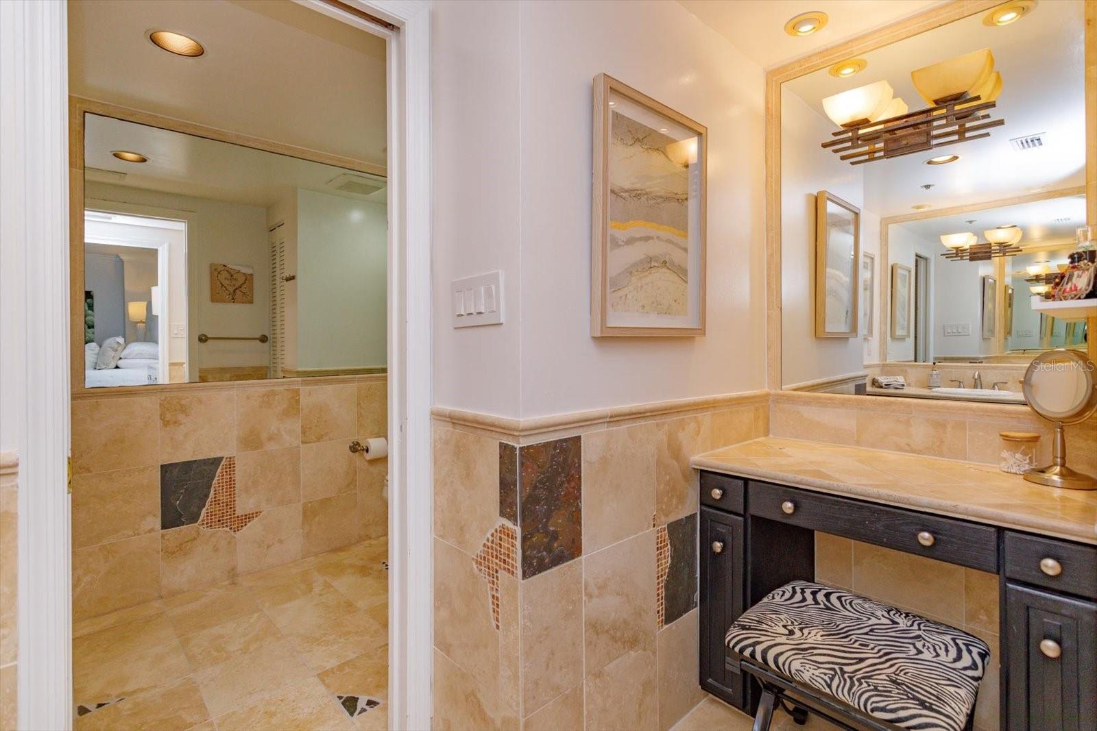 7550 Hinson St #6a Property Photo 23