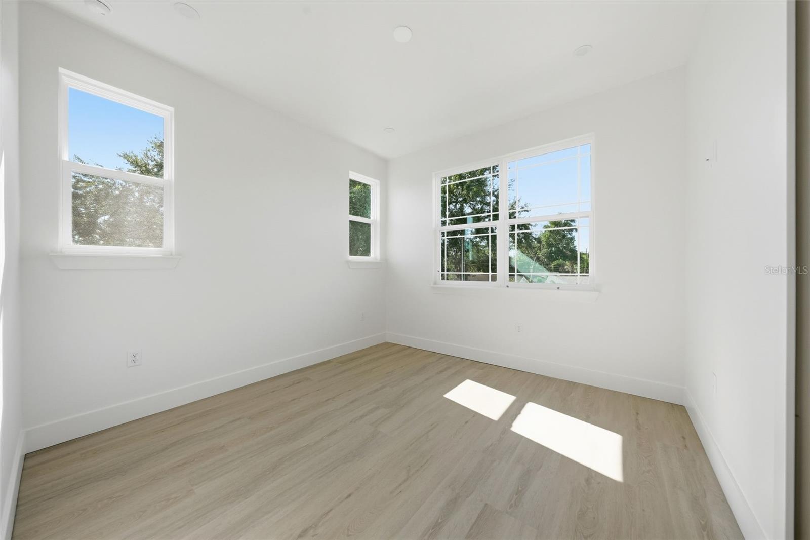 1603 Bryn Mawr St Property Photo 32