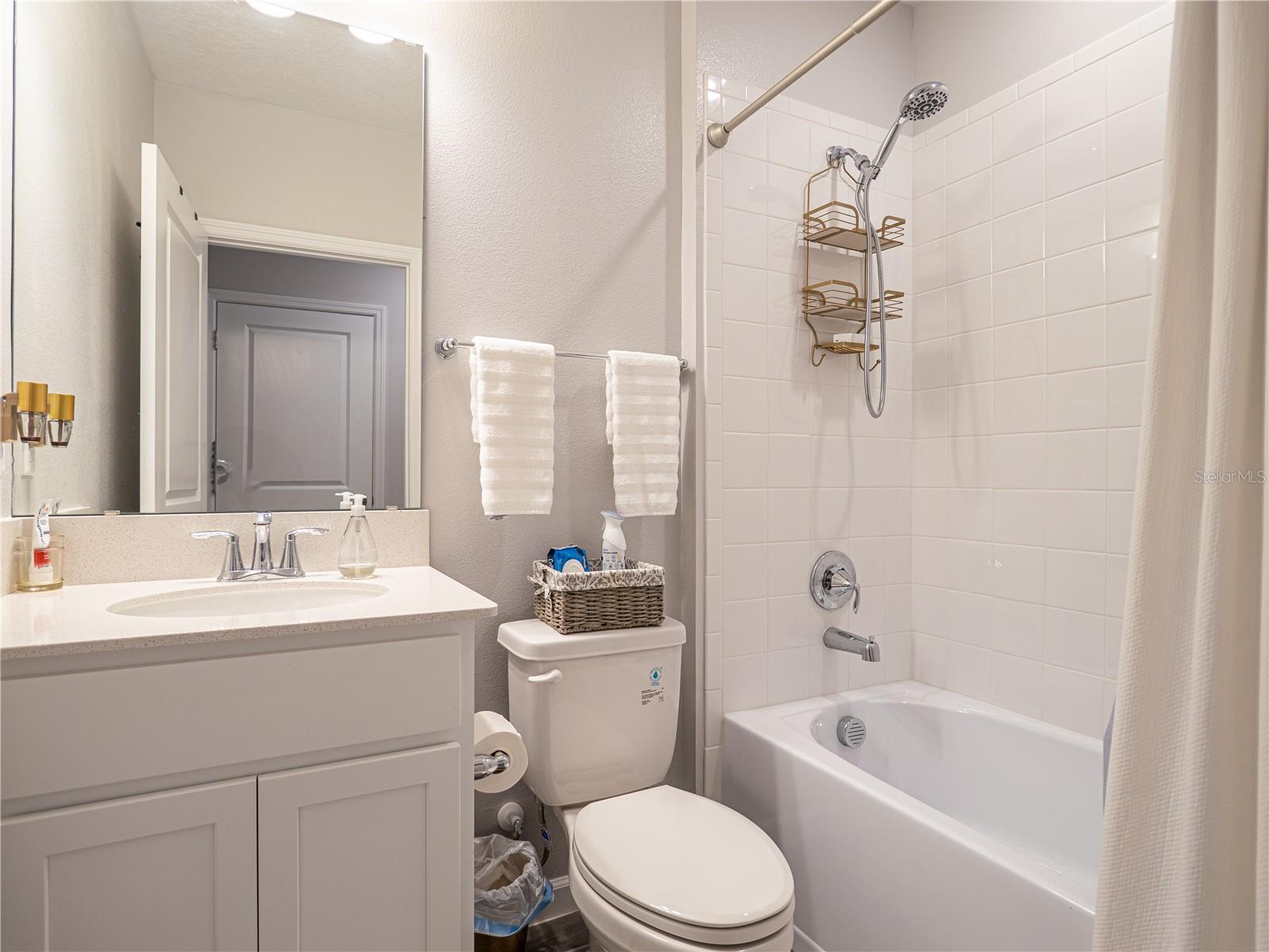 4902 Livingston Ln Property Photo 18