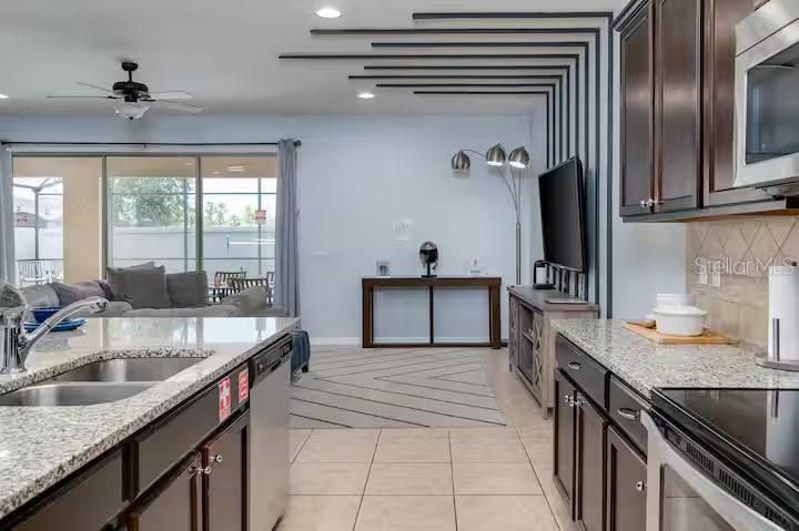8853 Rhodes St Property Photo 11