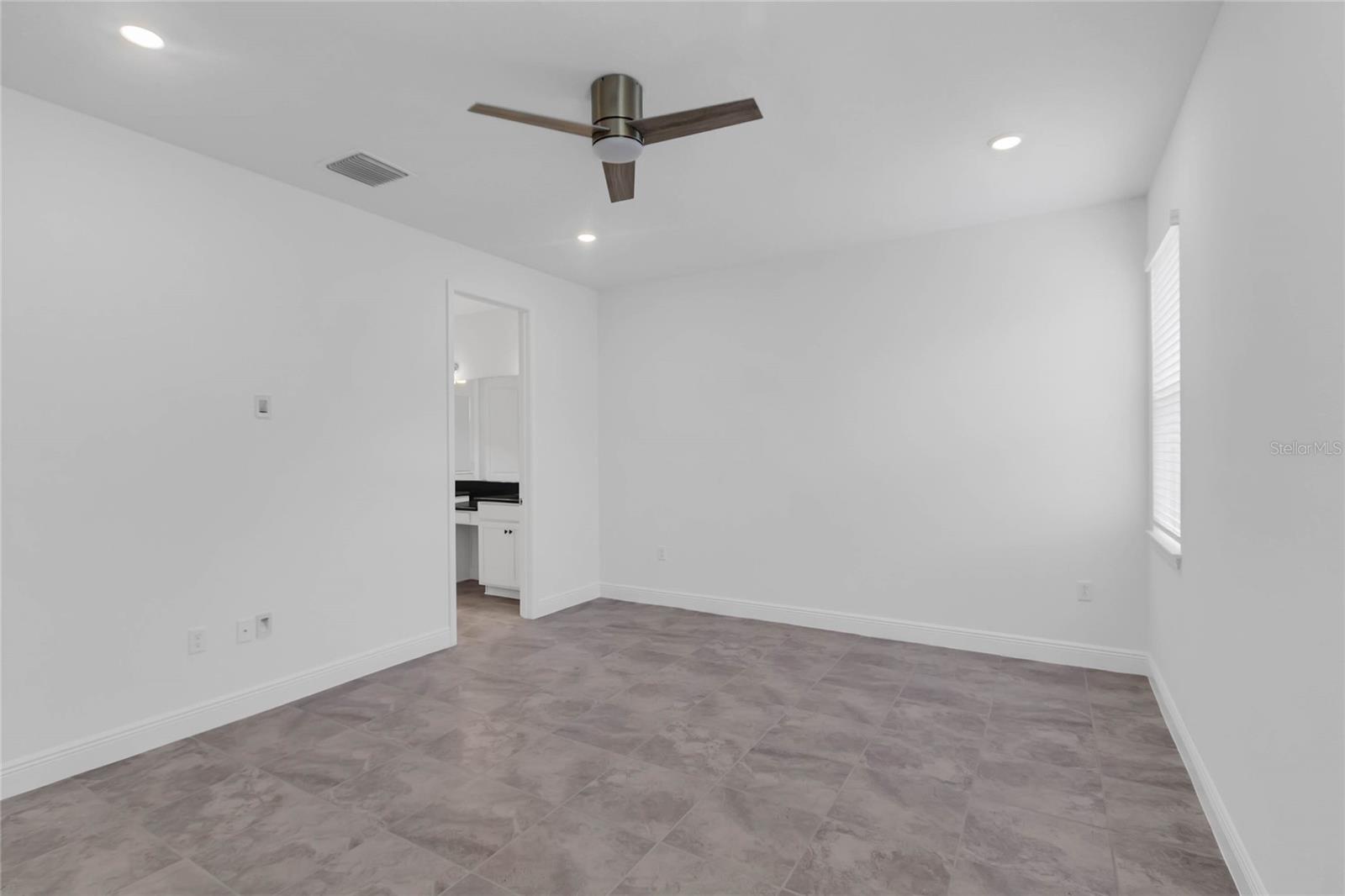 4518 Lions Gate Ave Property Photo 12