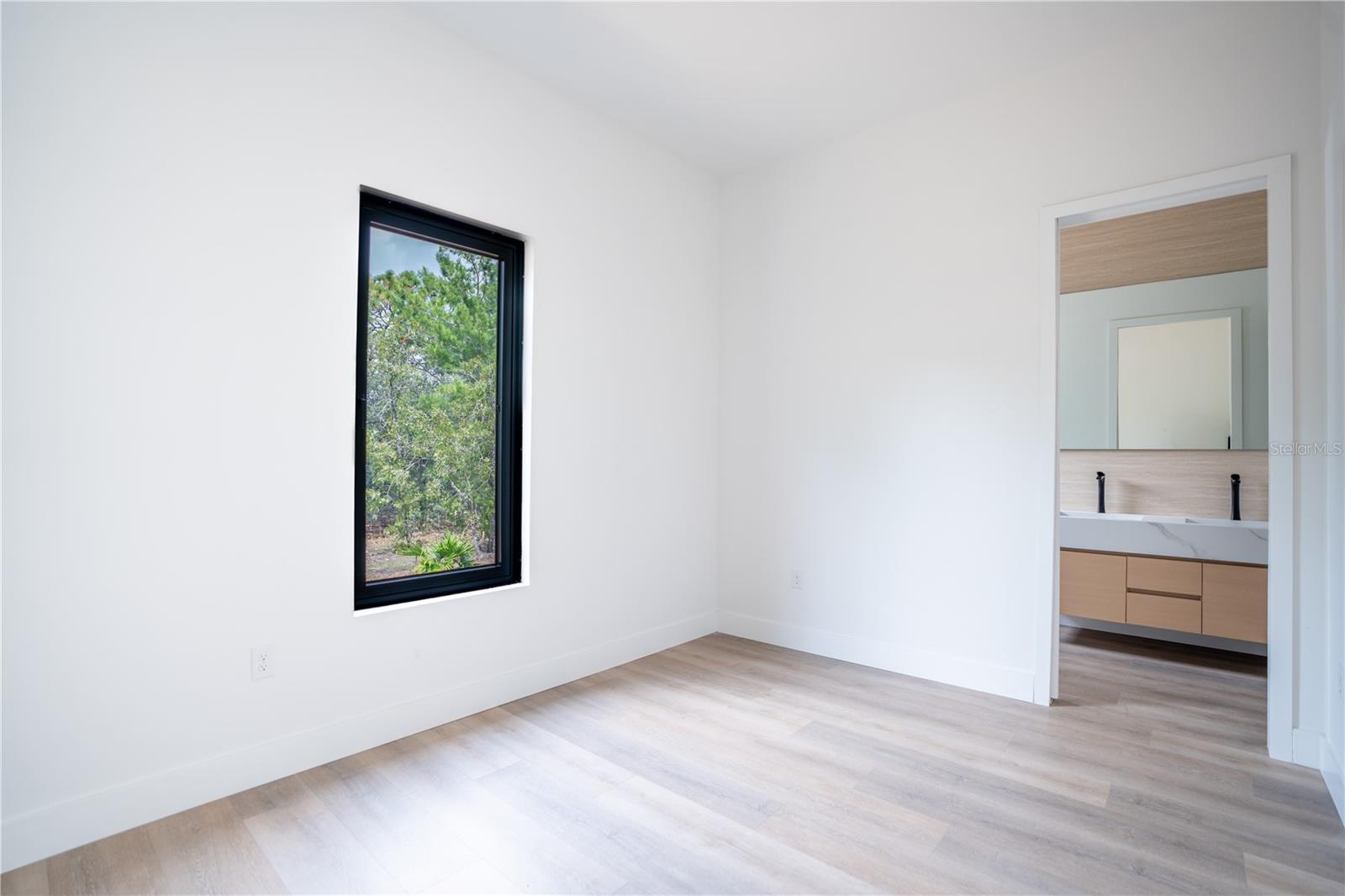 13 Nemesia Ct E Property Photo 17
