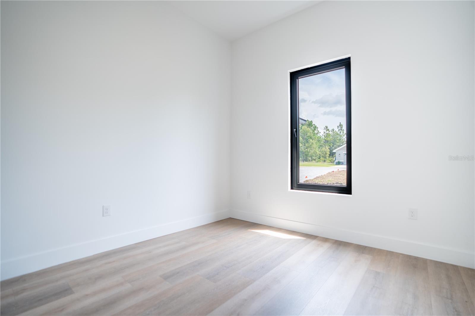 13 Nemesia Ct E Property Photo 22