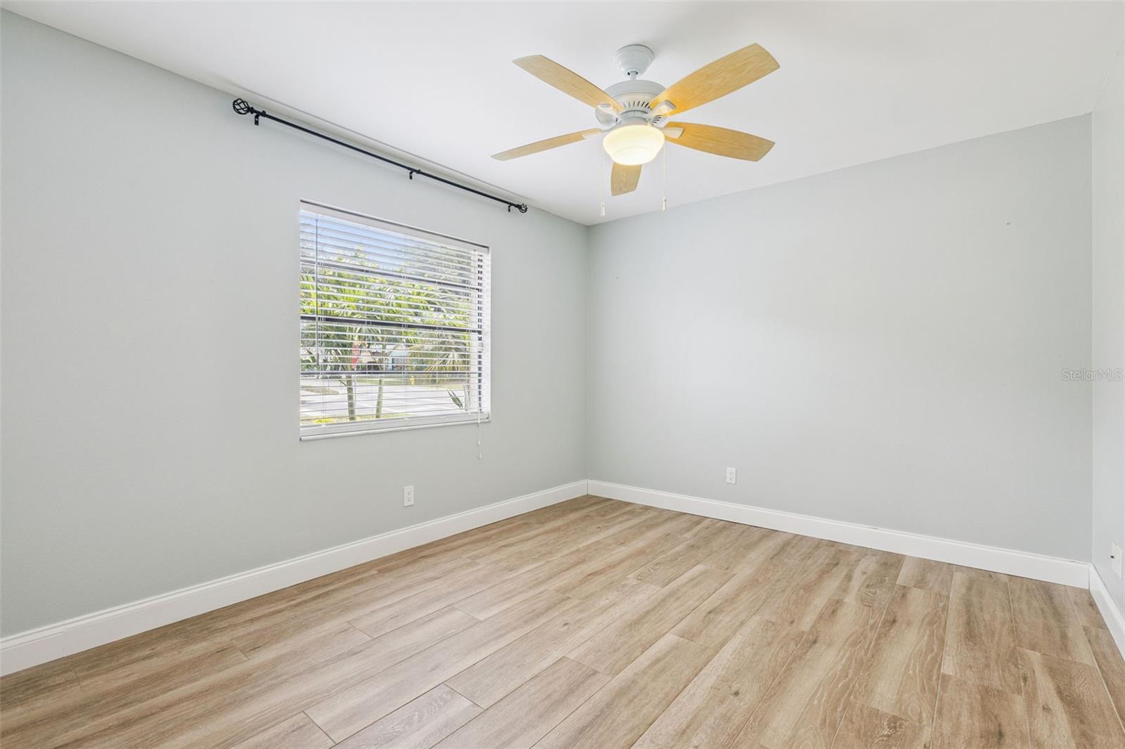 1004 Vineyard Ct Property Photo 22