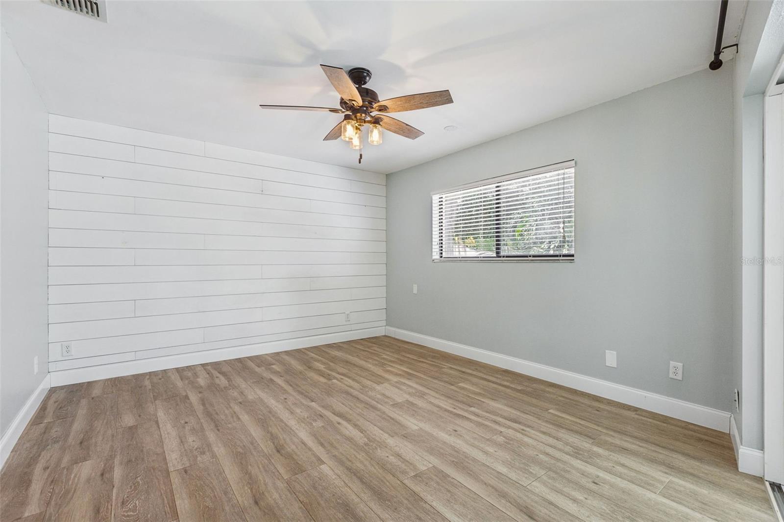 1004 Vineyard Ct Property Photo 23