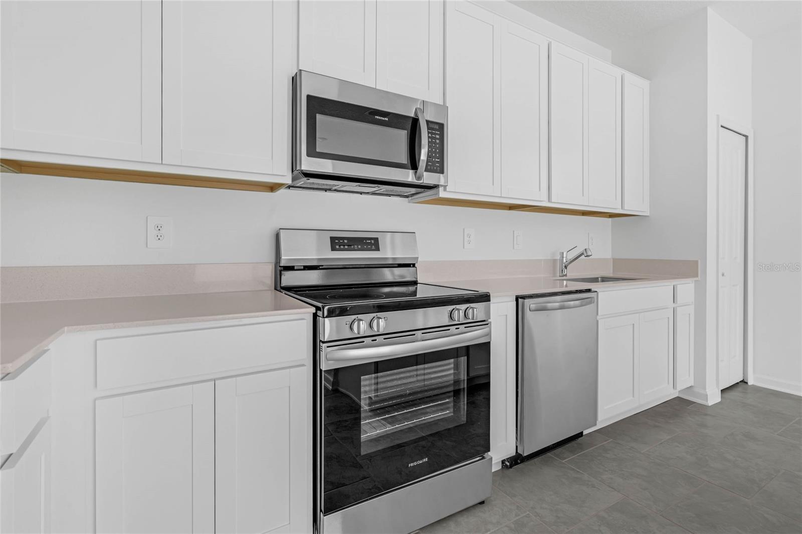 2788 Pierr St Property Photo 7