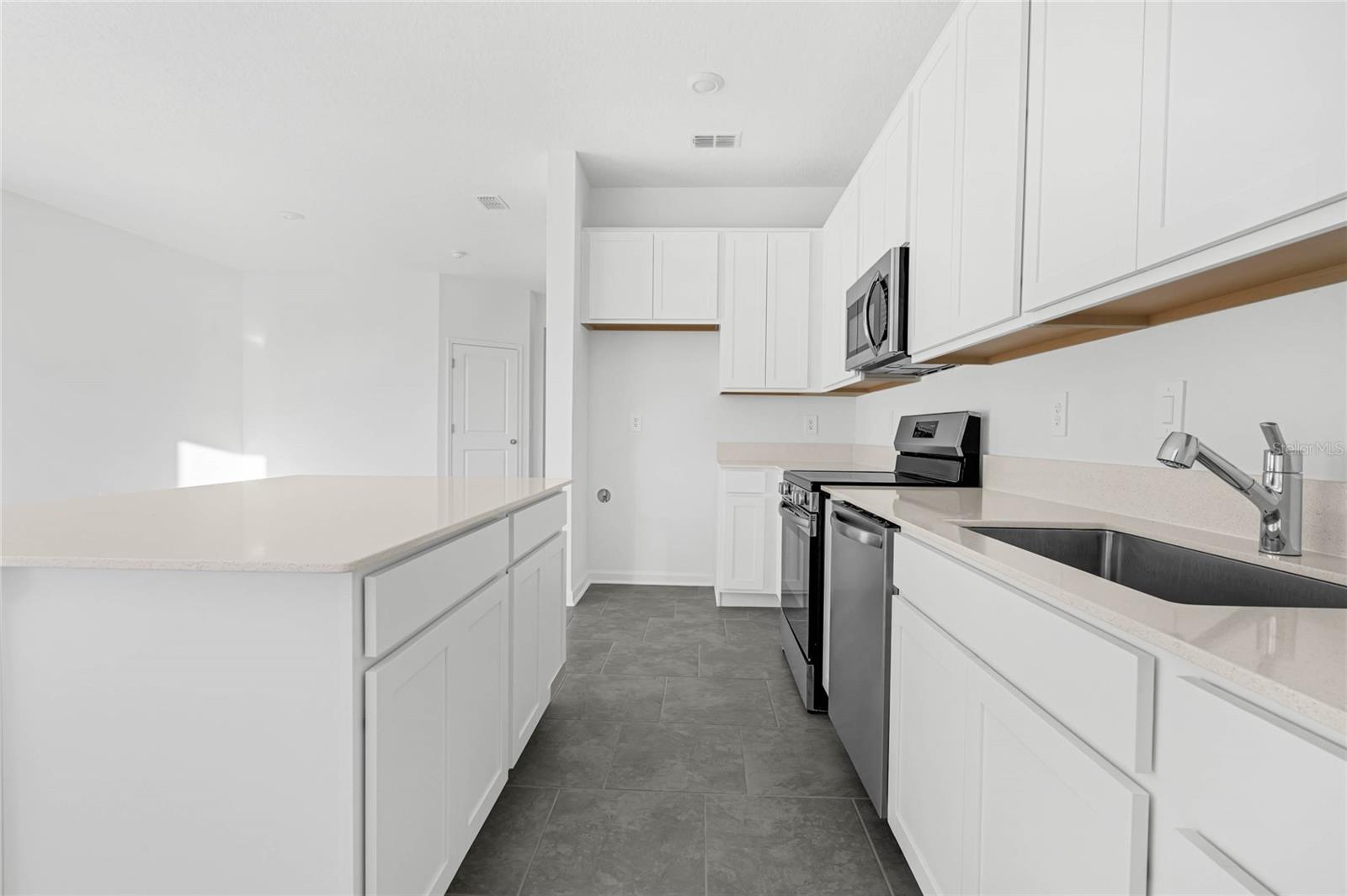 2788 Pierr St Property Photo 8