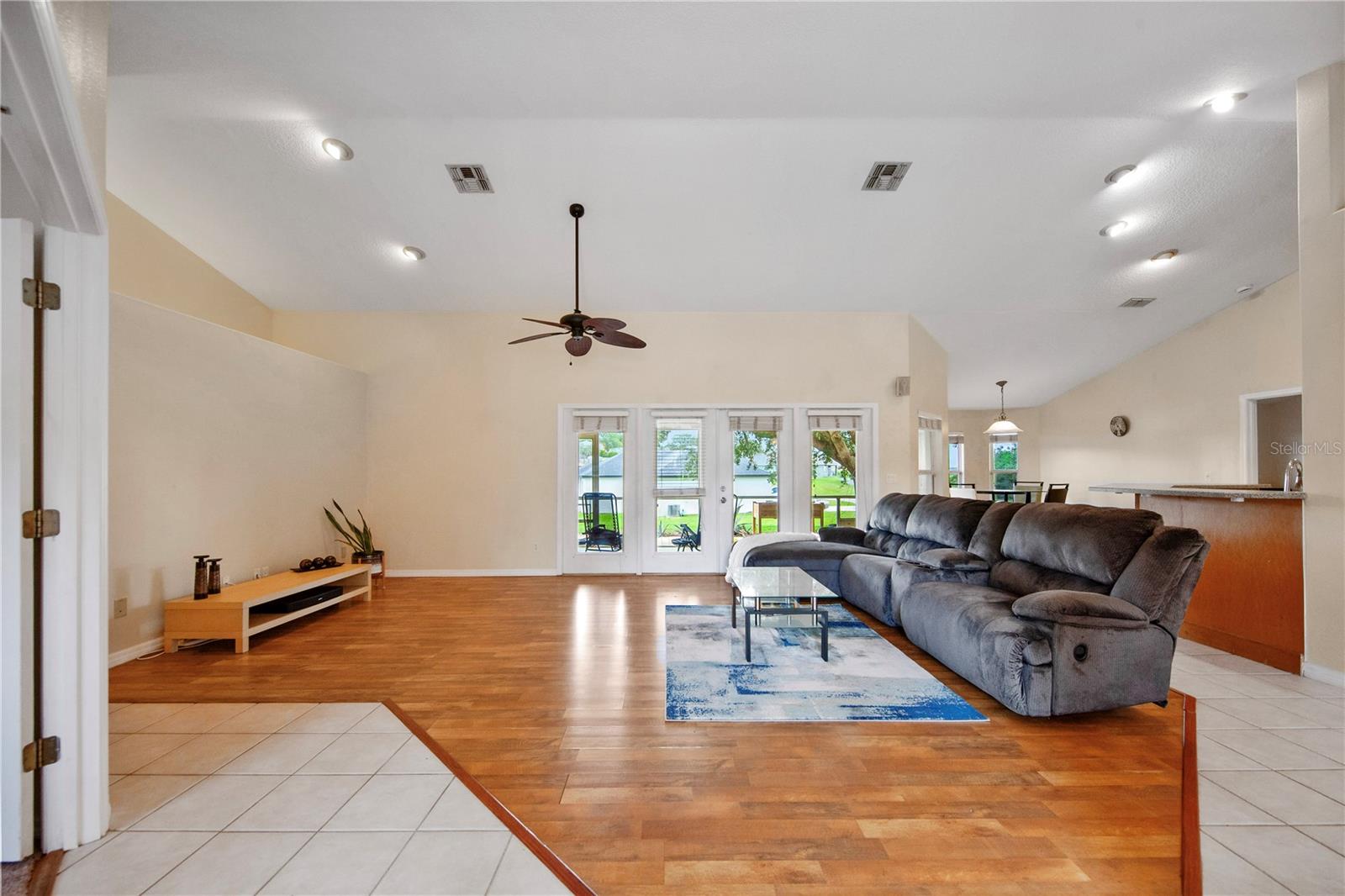 11546 Nice Ct Property Photo 8
