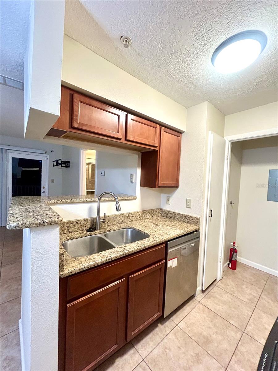 224 Afton Sq #203 Property Photo 6