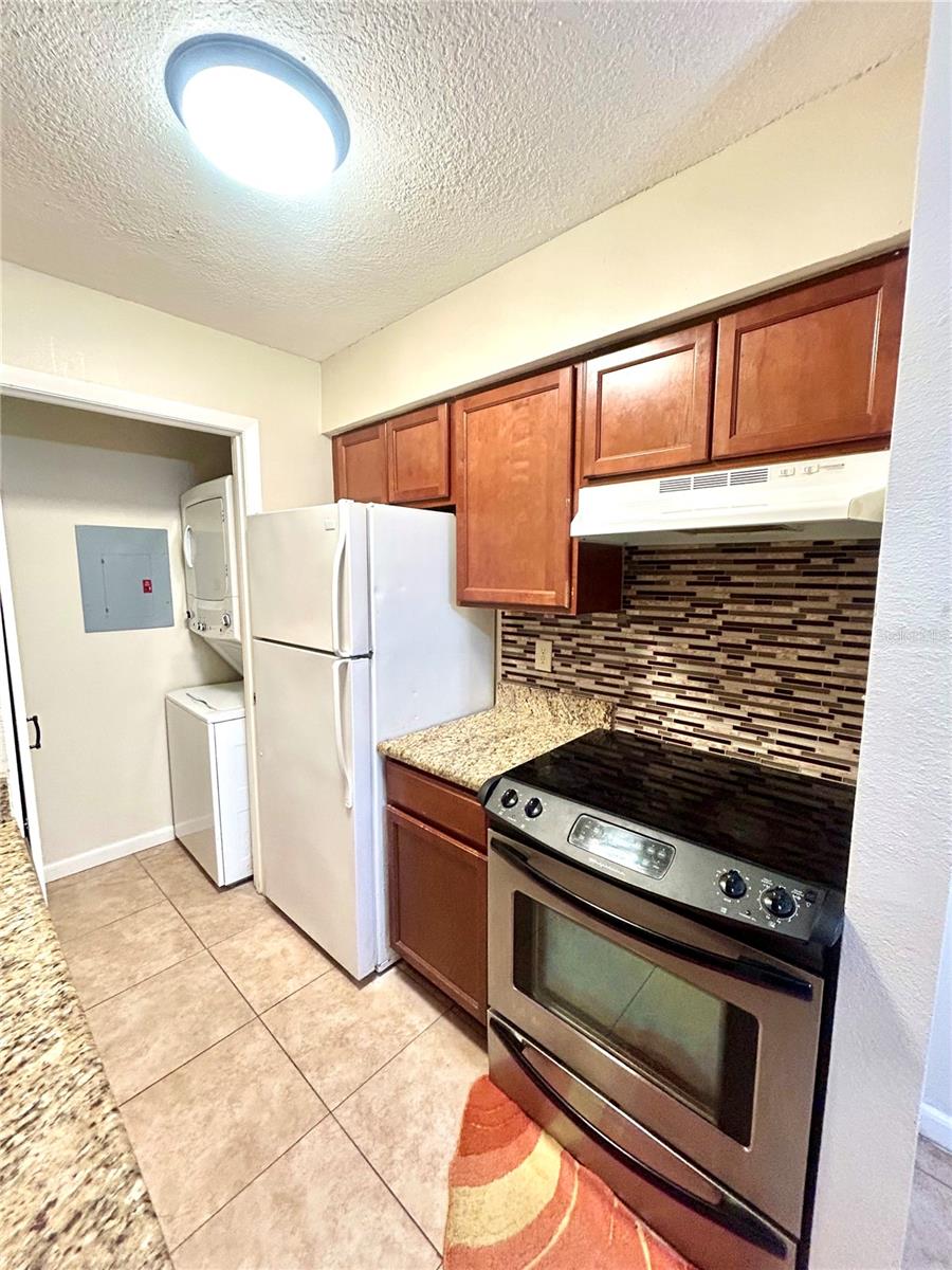 224 Afton Sq #203 Property Photo 8