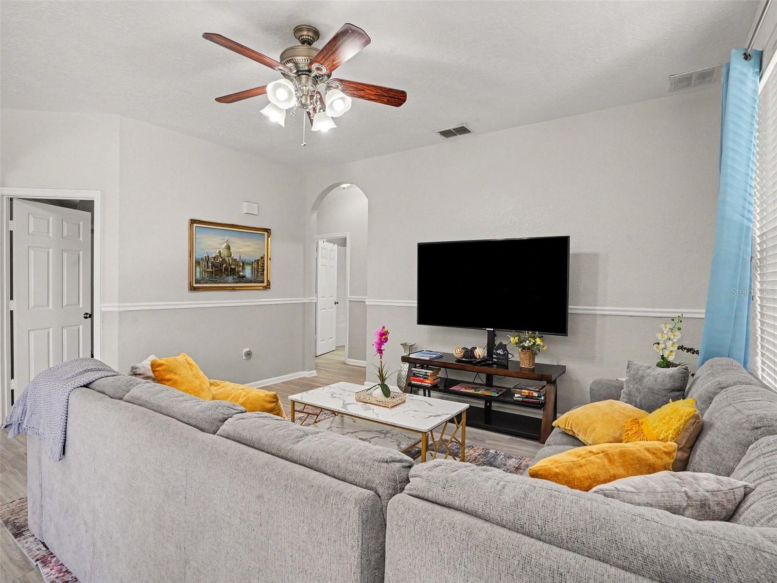 2671 Manesty Ln Property Photo 5
