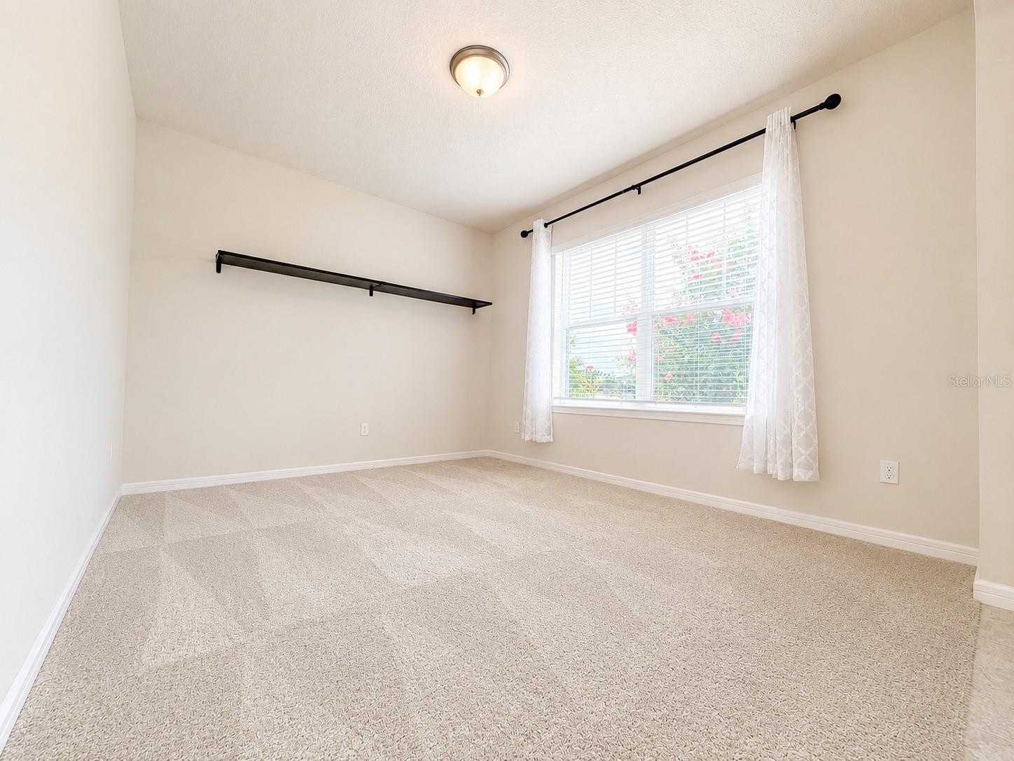 2092 Cross Prairie Pkwy Property Photo 3