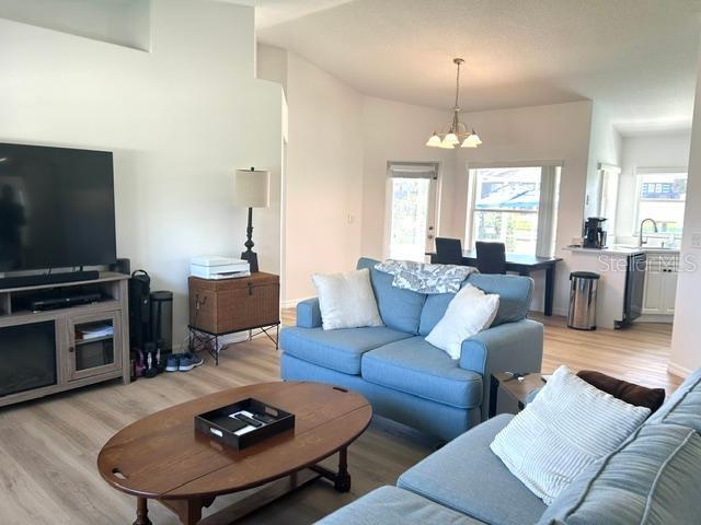 70 Fleming Ct Property Photo 4